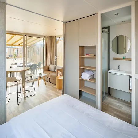 Beautiful With Three Bathrooms, In A Park, 1 5 Km From The Chalet Le Grau-d'Agde