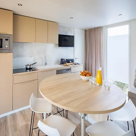Beautiful With Three Bathrooms, In A Park, 1 5 Km From The Le Grau-d'Agde