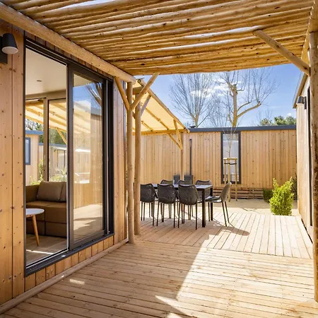 Beautiful With Three Bathrooms, In A Park, 1 5 Km From The * Le Grau-d'Agde