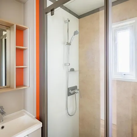 Beautiful With Three Bathrooms, In A Park, 1 5 Km From The