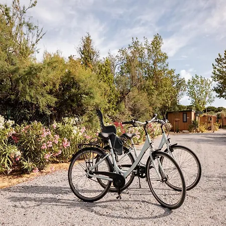 Chalet Beautiful With Three Bathrooms, In A Park, 1 5 Km From The Le Grau-d'Agde